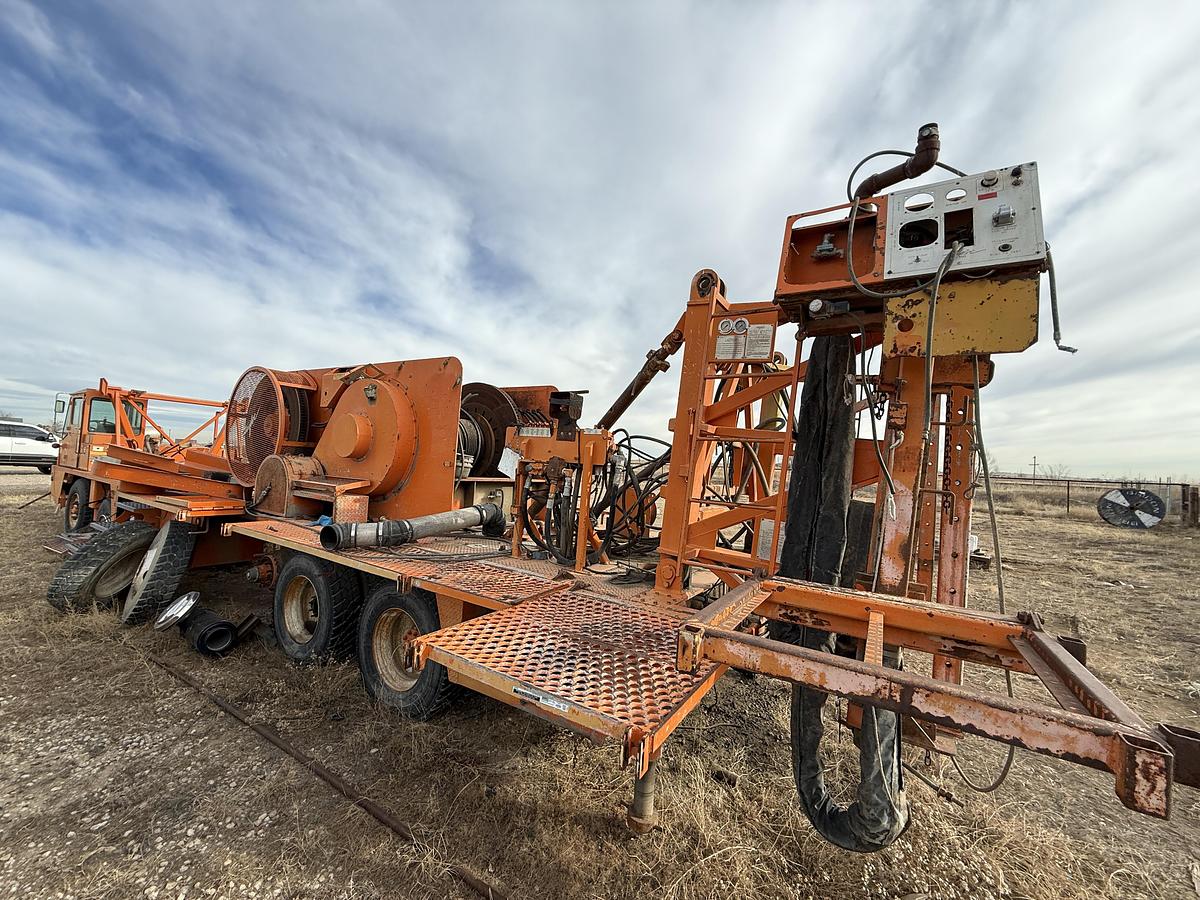 Used TAYLOR DD260HD 5-AXLE WELL SERVICE RIG CHASSIS F/ PARTS ONLY