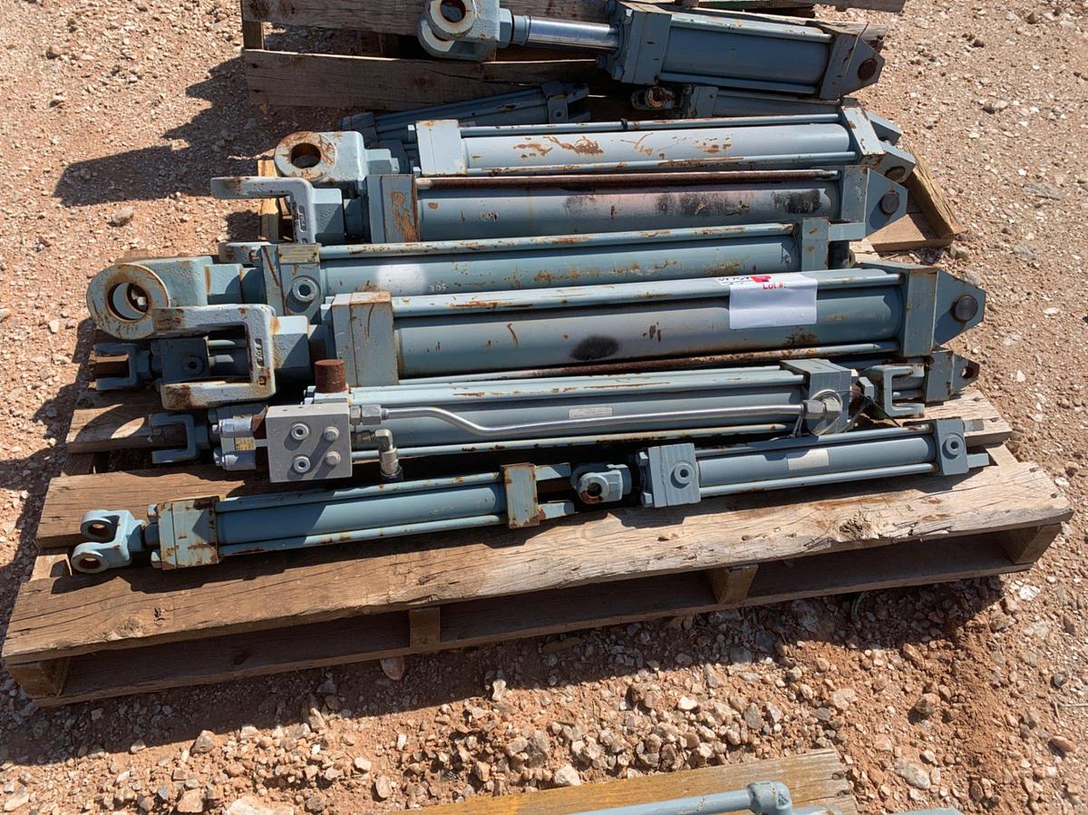 Used 2 Pallets of (14) Parker Series 2H 3000psi Hydraulic Cylinders