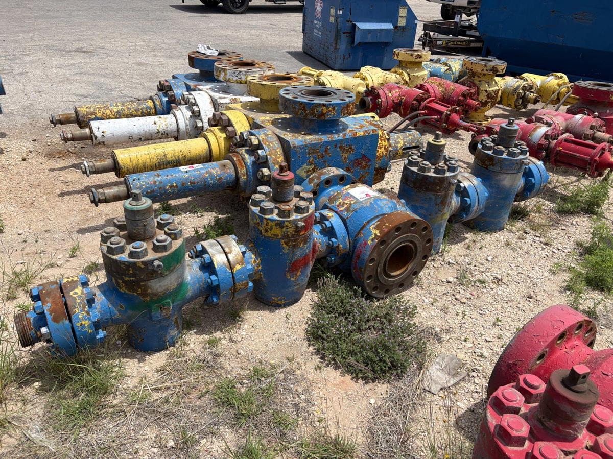 Used 7-1/16” x 4” fluid cross w/ (4) 4” 10k gate valves