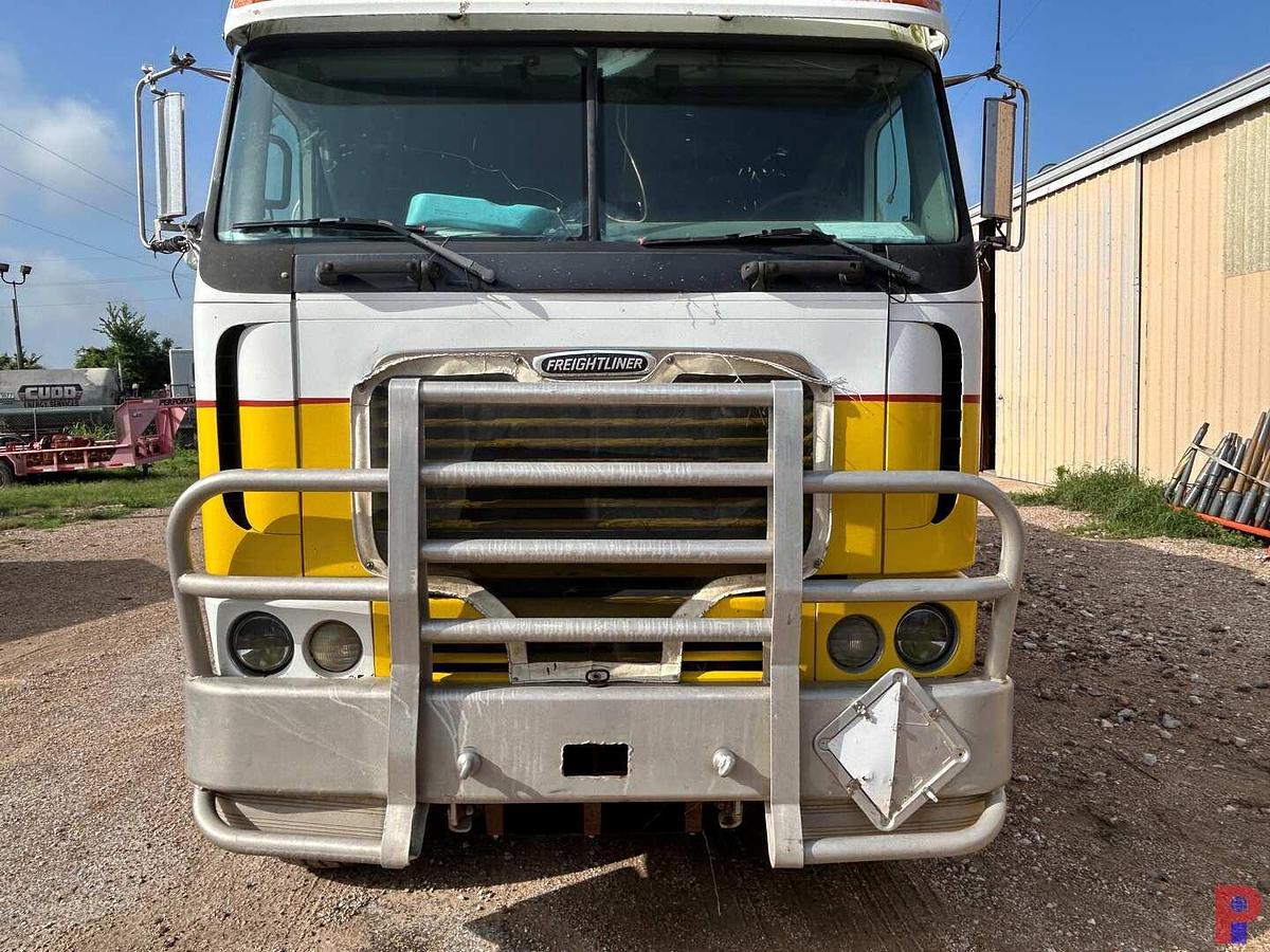 Used 2002 FREIGHTLINER ARGOSY T/A CABOVER WIRELINE TRUCK