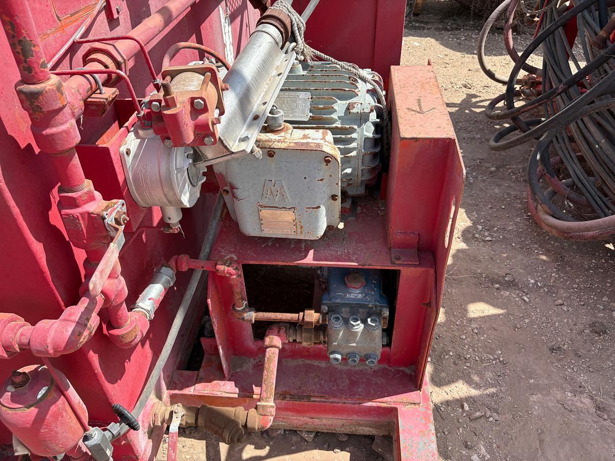 Used 5-station closing unit, skidded