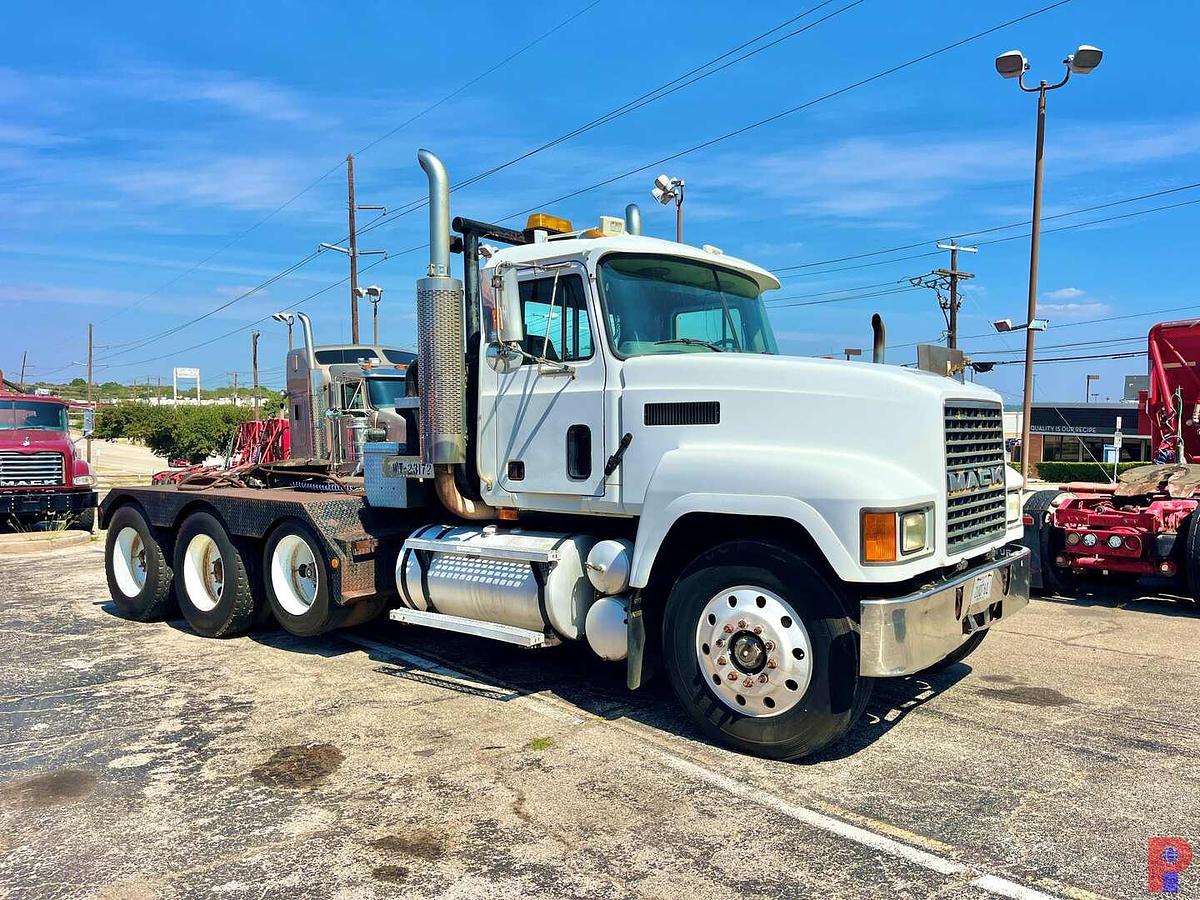 Used 2001 MACK CH613 TRI AXLE 45K LBS. WINCH TRUCK