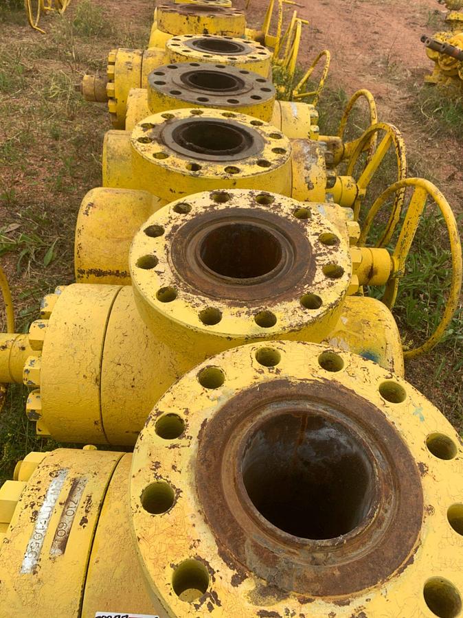 Used (10) 7-1/16 10k Manual Gate Valves