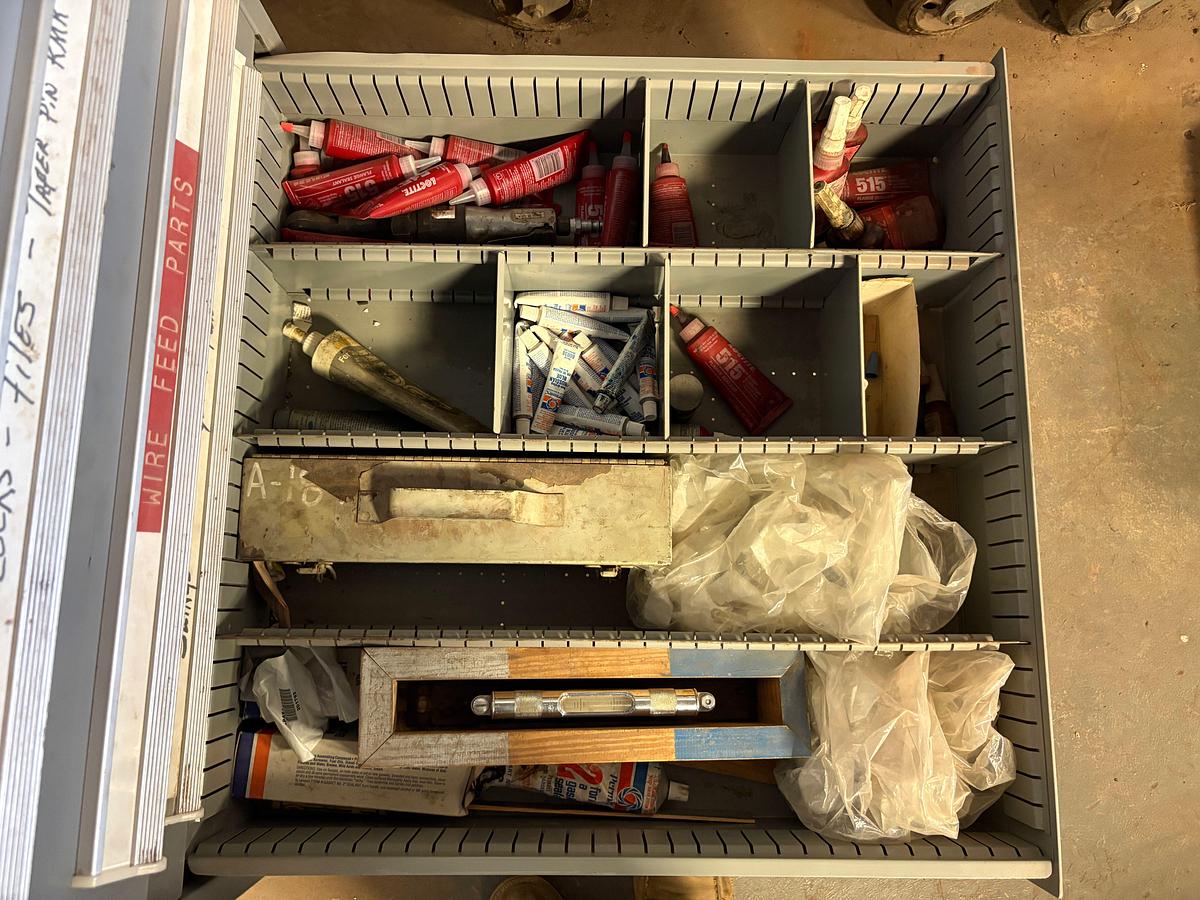 Used Lyon MS-II safety link 13-drawer rolling toolbox w/ assorted machine shop tools