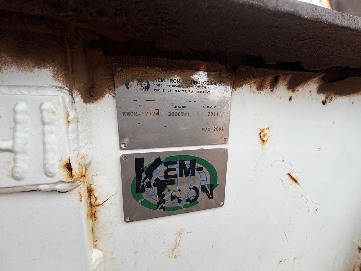 Used 20x8x6h 2 COMPARTMENT SHAKER TANK