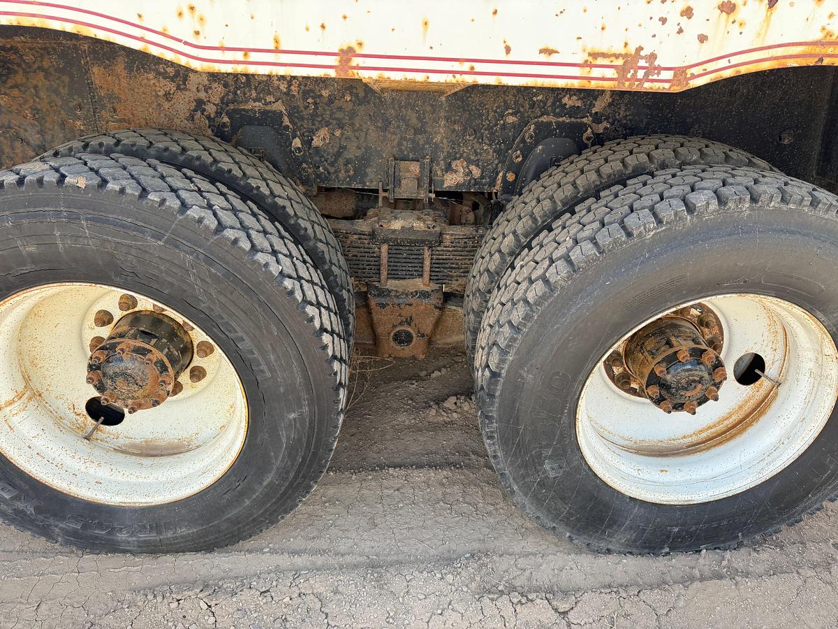 Used 2009 WESTERN STAR 4900 SB BED / POLE WINCH TRUCK (26,000 Miles!!)