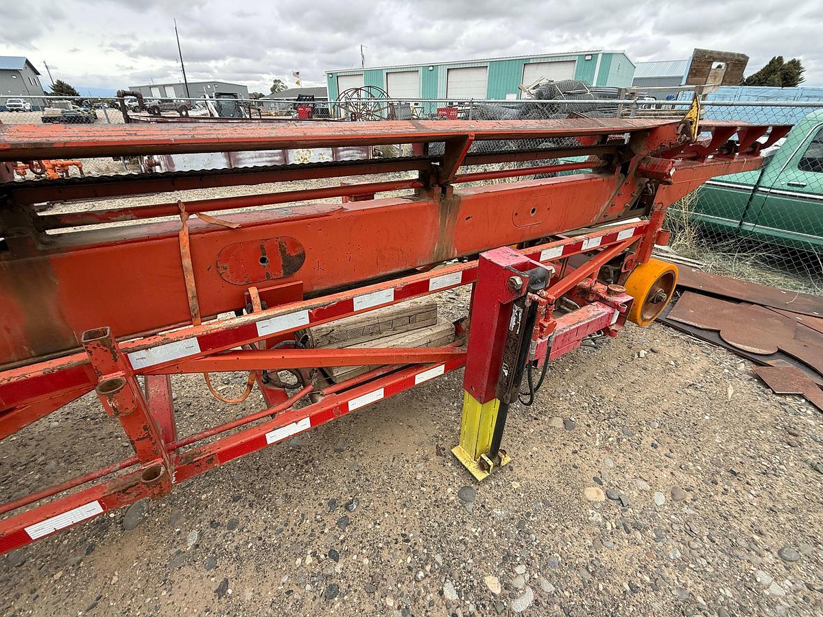 Used 2013 PIPE TRIPPER 40' HYD PIPE HANDLER MTD ON T/A GOOSNECK TRAILER