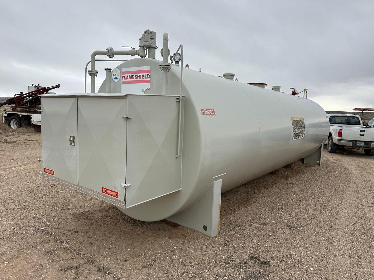 Used (UNUSED) 5,000 GALLON ABOVE GROUND FUEL TANK W/ HOSE, NOZZLE, PUMP, METER, & OVERFILL PROTECTION