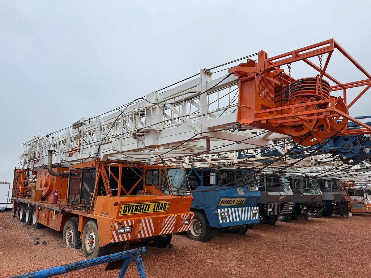 Used 2006 TAYLOR C500 DD 104'-250K 5-AXLE WELL SERVICE WORKOVER RIG