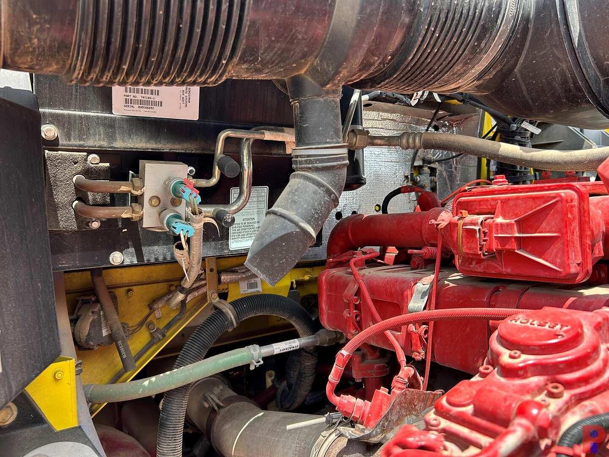 Used 2013 KENWORTH T800 DAY TRI AXLE CAB & CHASSIS