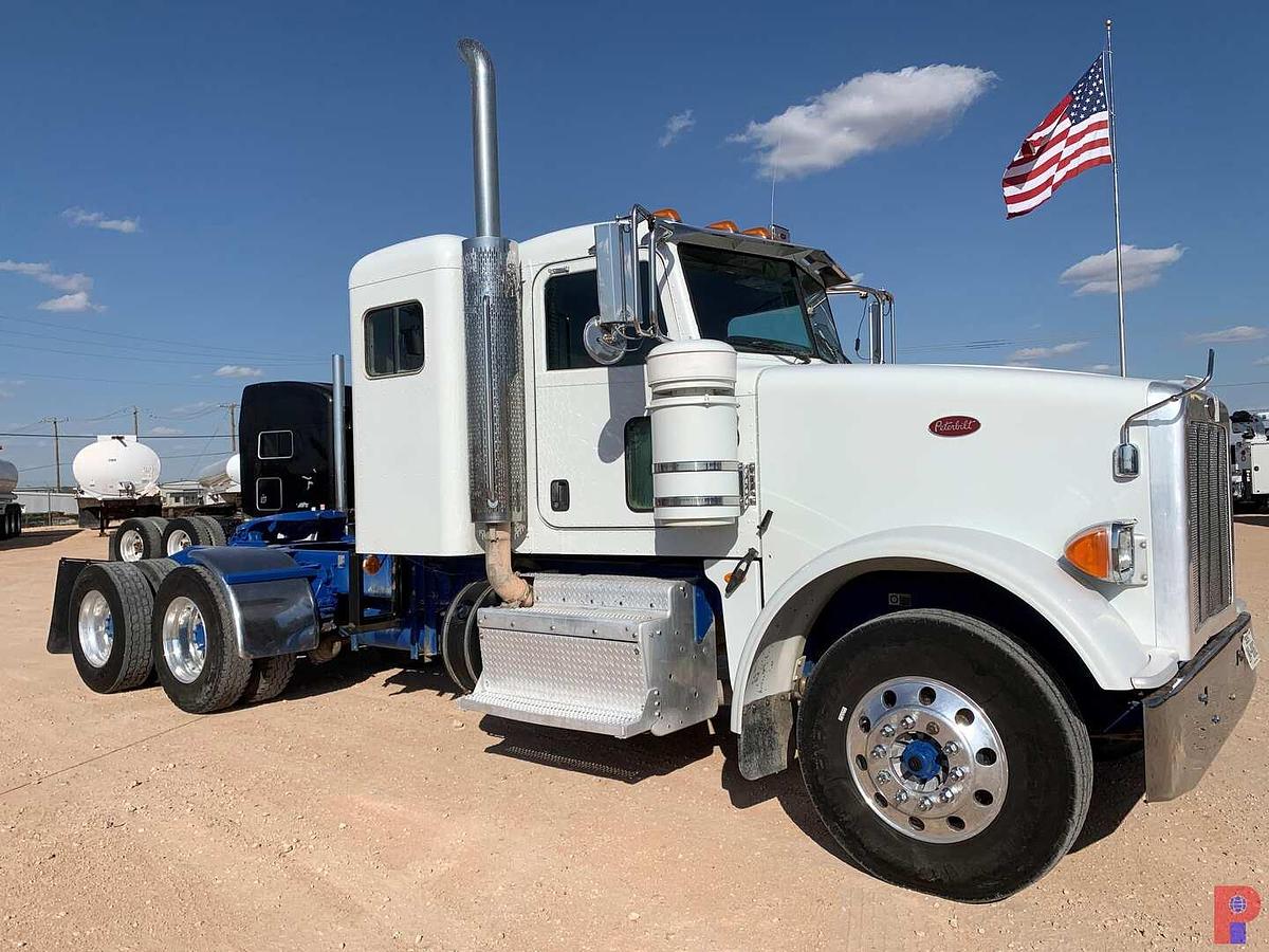 Used 2012 PETERBILT 367 T/A 36” SLEEPER TRUCK