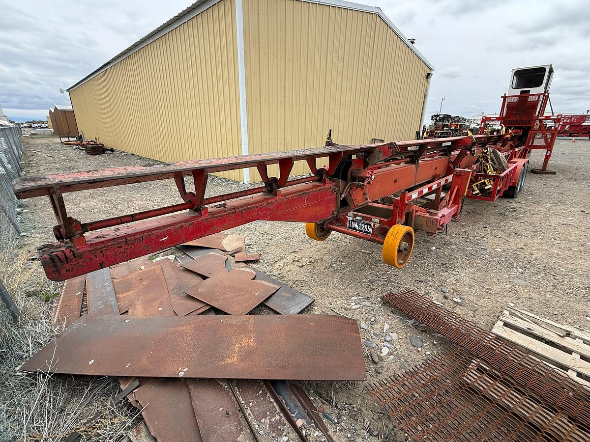 Used 2013 PIPE TRIPPER 40' HYD PIPE HANDLER MTD ON T/A GOOSNECK TRAILER