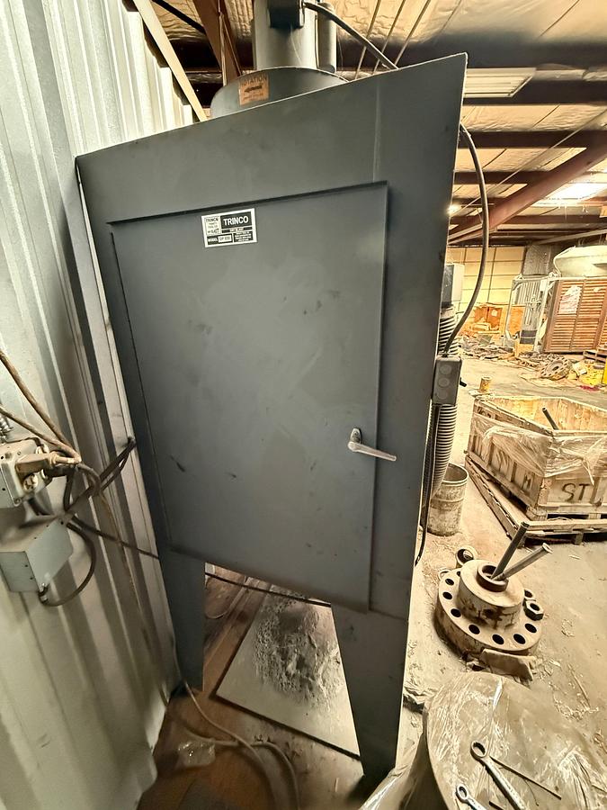 Used TRINCO 42X30SL/DP850 DRY BLAST CABINET SYSTEM