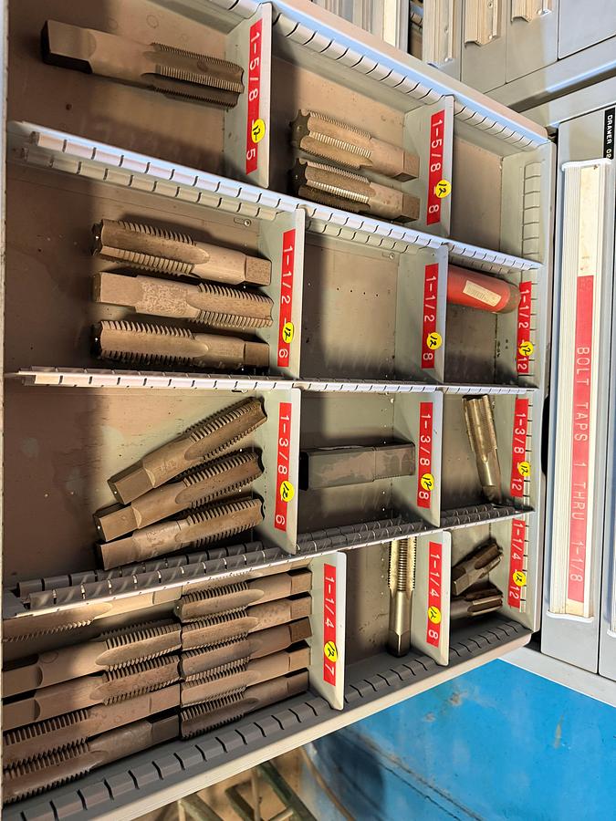 Used LYON MSS II 10-DRAWER ROLLING TOOL BOX W/ MACHINE SHOP TOOLS
