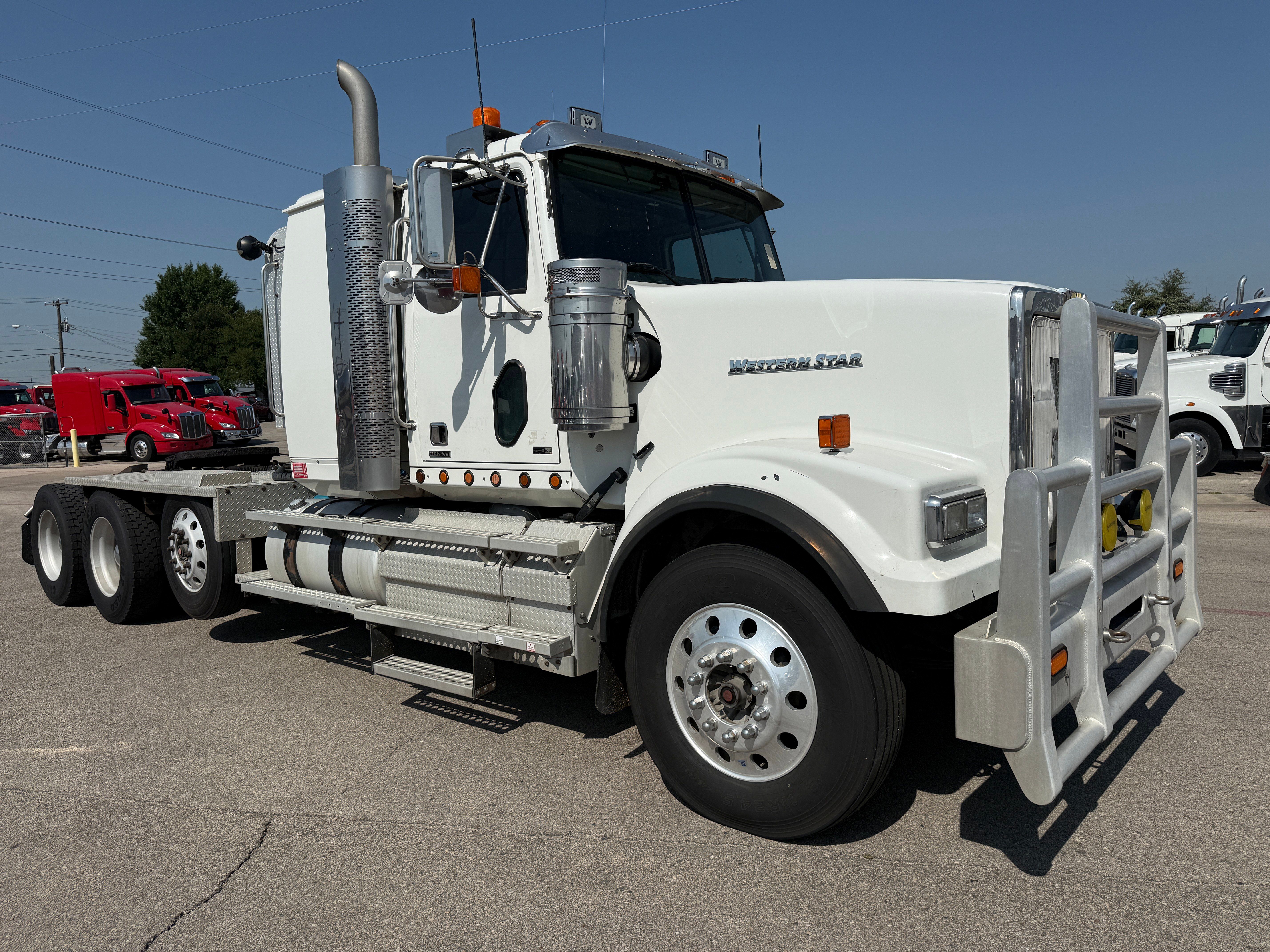 Used 2012 WESTERN STAR 4900 FA TRI-AXLE SLEEPER TRUCK