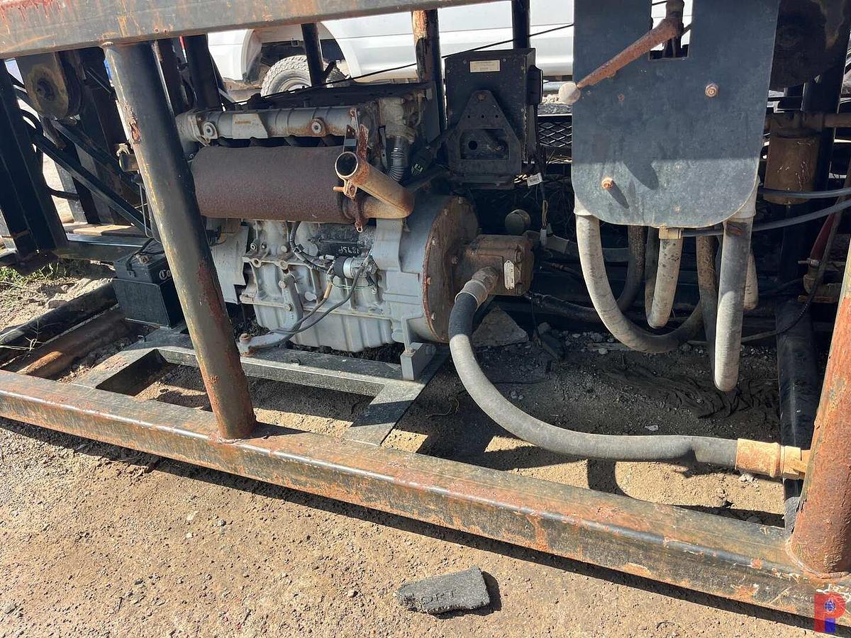 Used 40’ X 4’ HYDRAULIC SKIDDED CATWALK P/B 4-CYLINDER DIESEL ENGINE