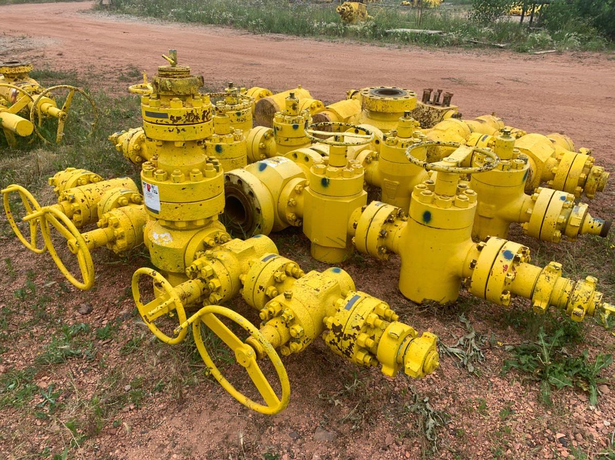 Used (5) 7-1/16 10k Fluid Crosses w/ (19) 4-1/16 10k Maunual Gate Valves