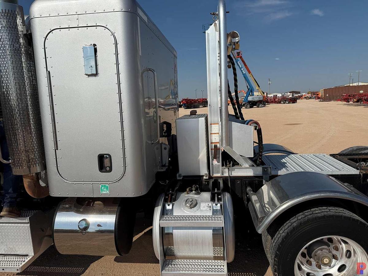 Used 2013 PETERBILT 388 TRI AXLE SLEEPER HAUL TRUCK