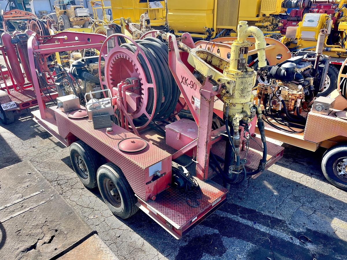 Used 2010 VENTURETECH XK-90 POWER SWIVEL MTD. T/A GOOSENECK TRAILER