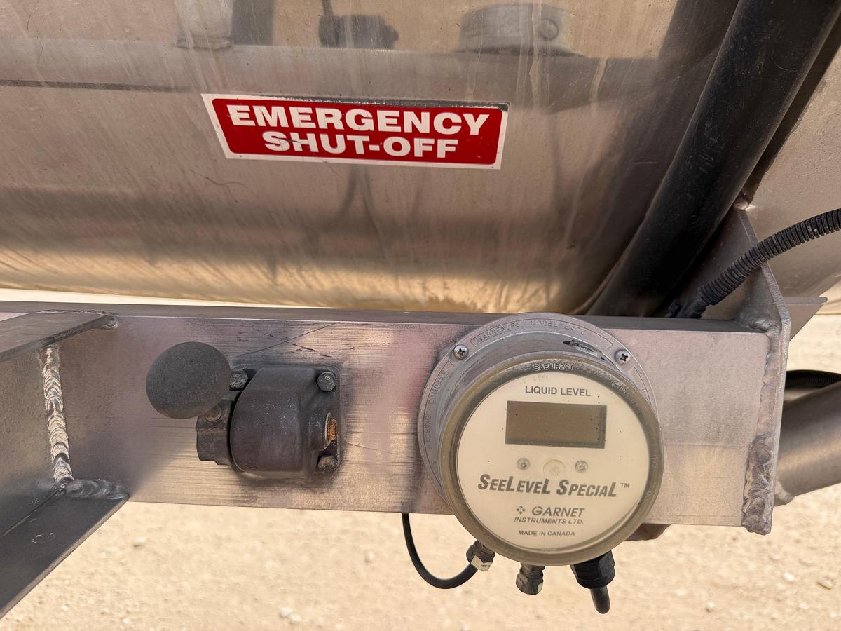 Used 2008 DRAGON PRODUCTS 8,400 GALLON T/A FUEL TRAILER