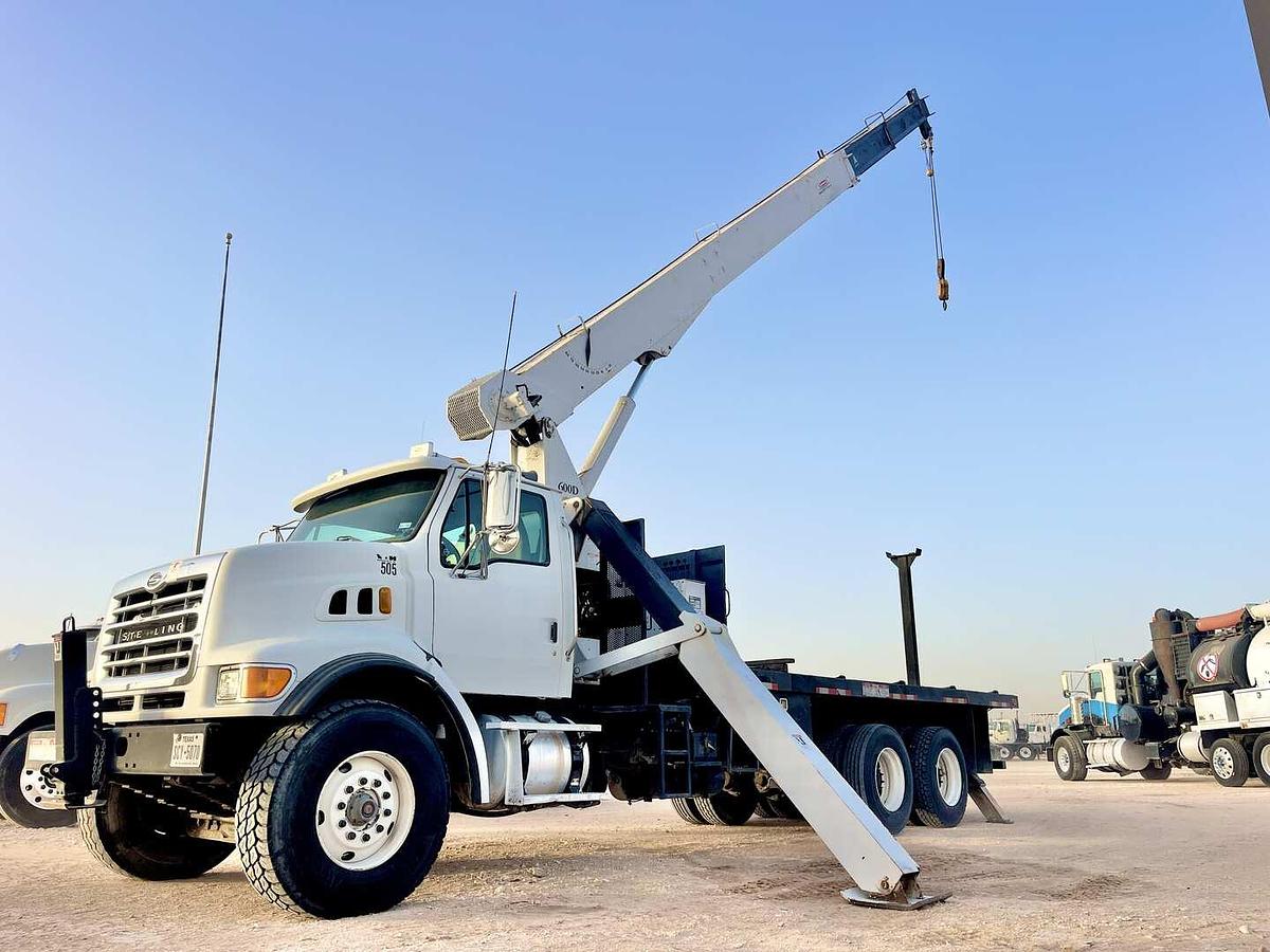 Used 2005 STERLING LT7500 SERIES W/ NATIONAL 600D 18 TON CRANE TRUCK