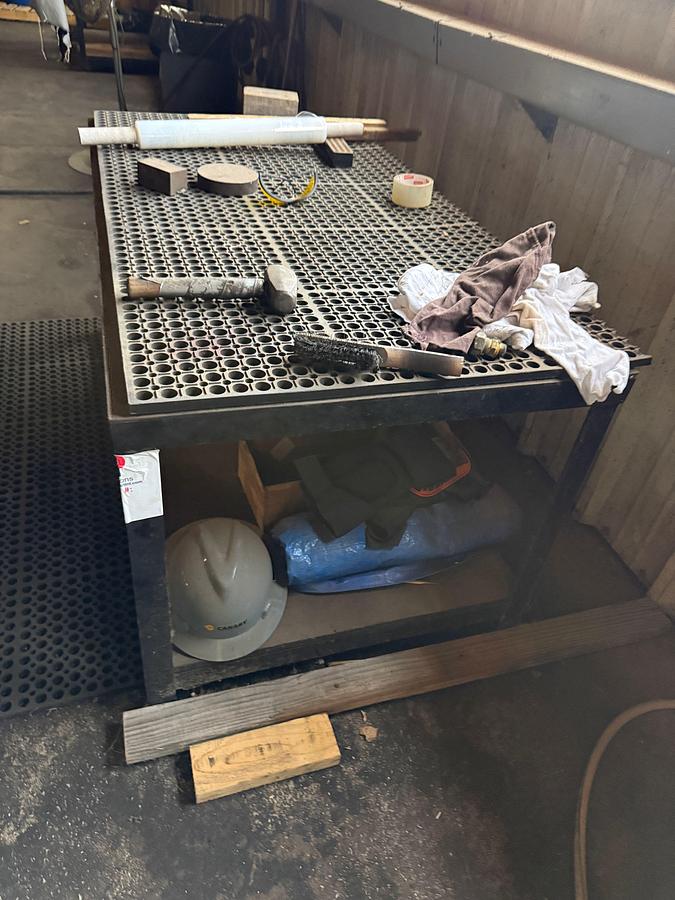 Used 5’ x 2.6’x 2.6’ METAL WORK TABLE