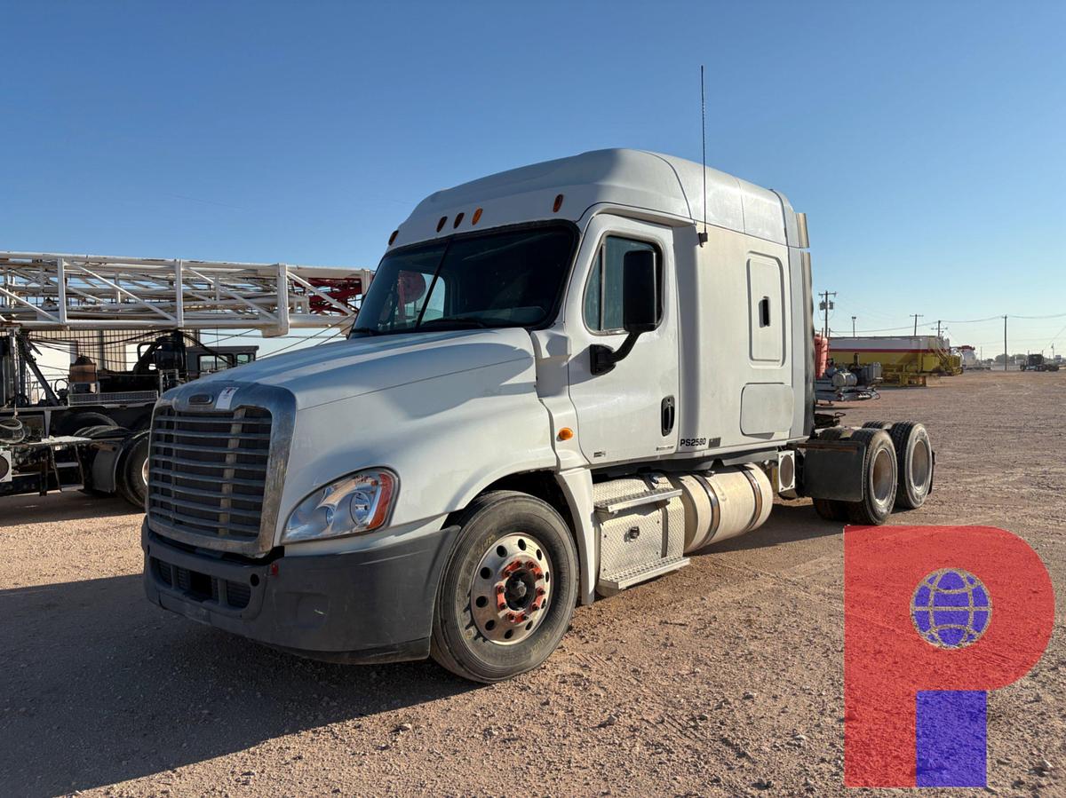 Used 2011 FREIGHTLINER CASCADIA T/A SLEEPER HAUL TRUCK