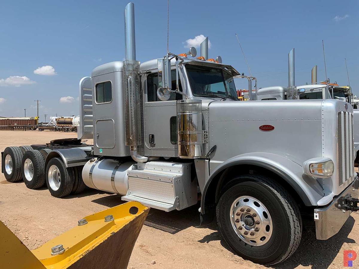 Used 2013 PETERBILT 388 TRI AXLE SLEEPER HAUL TRUCK