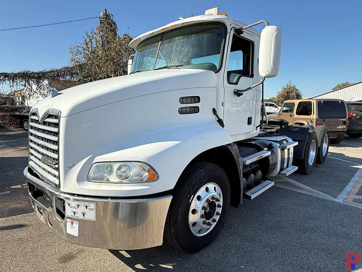 Used 2013 MACK CXU613 T/A DAY CAB TRUCK TRACTOR