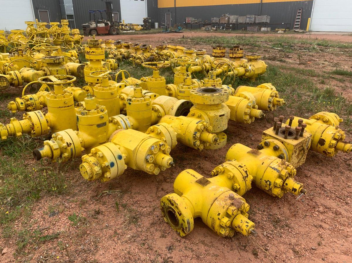 Used (5) 7-1/16 10k Fluid Crosses w/ (19) 4-1/16 10k Maunual Gate Valves