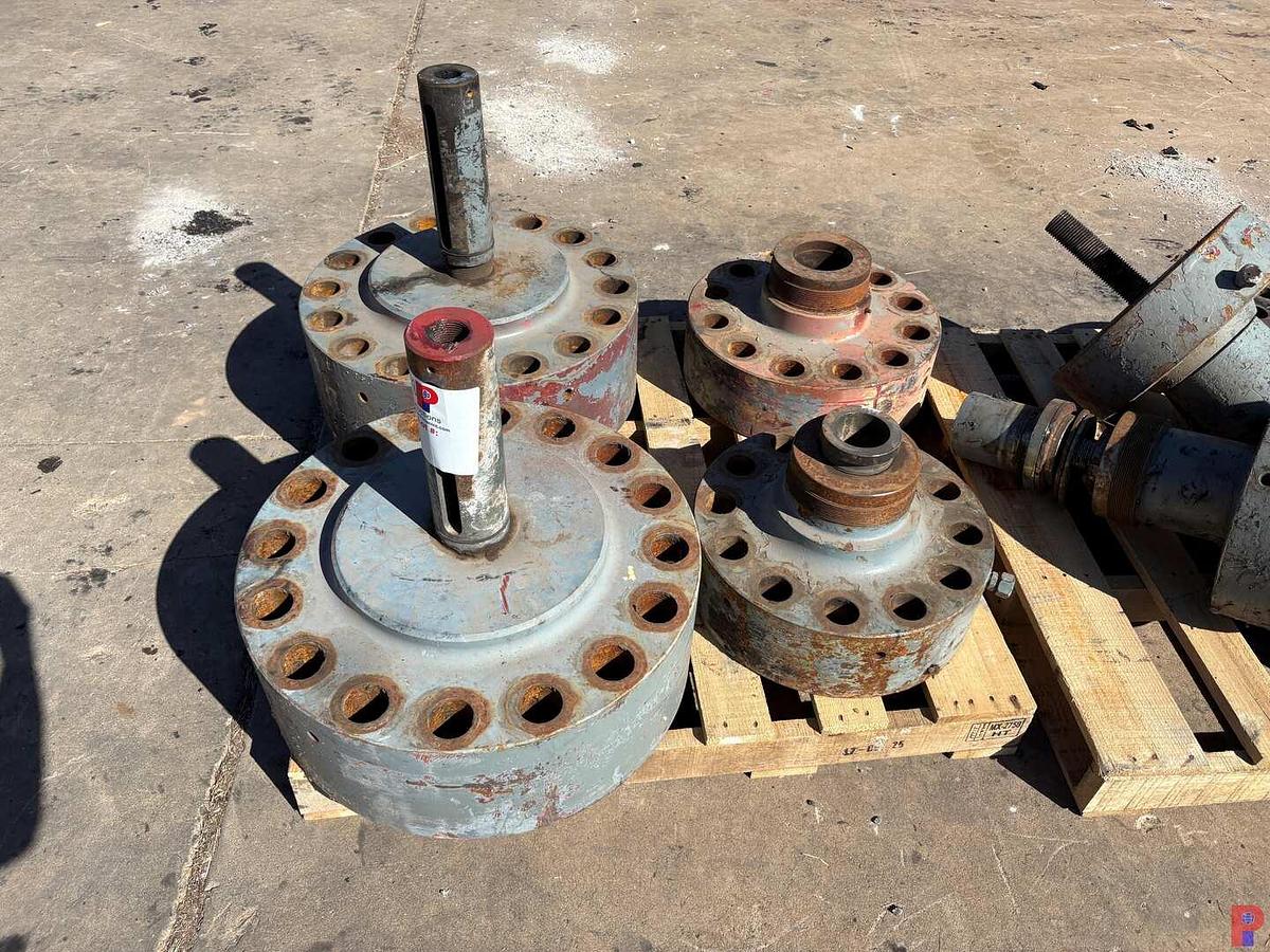 Used (12X$) (2) FRAC VALVE STEM ASSEMBLIES & (10) ASSORTED SIZE FRAC VALVE BONNET FLANGES