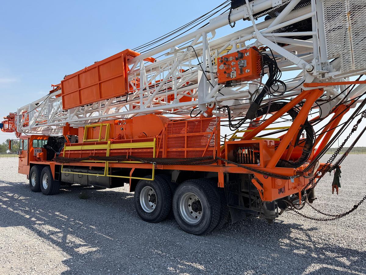 Used Refurbished 1981 FRANKS 1287/160 DTD-HT Well Service Rig (102x230k Mast)