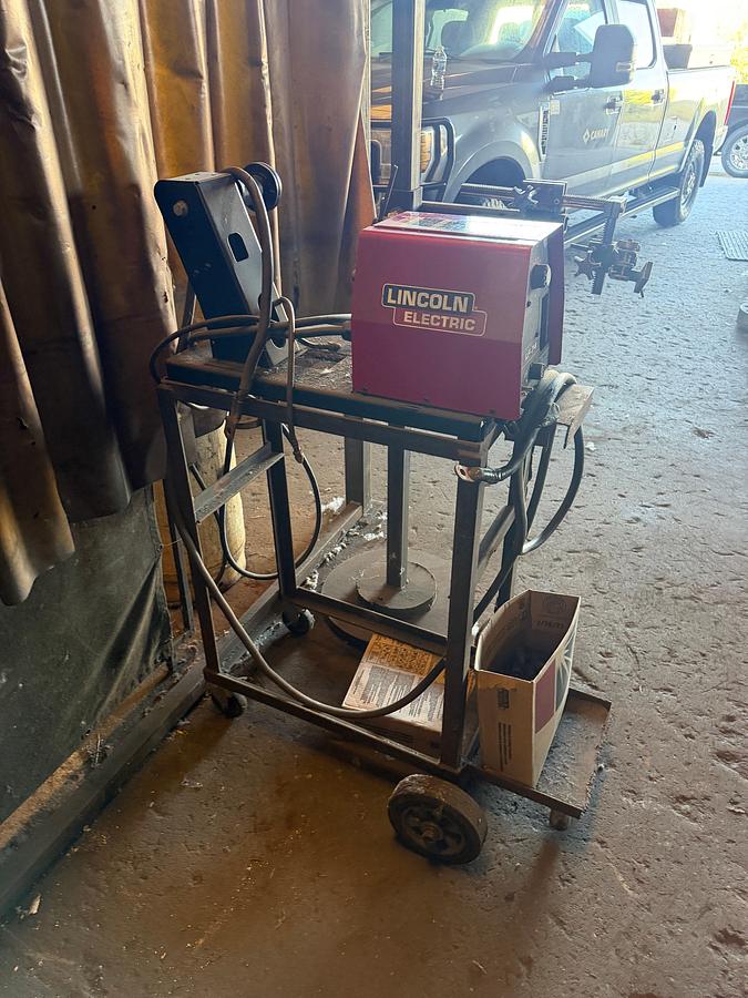 Used Lincoln Electric LF-74 Wire Feed Machine w/ Bug-0 Track Support stand