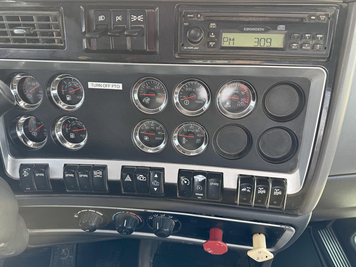 Used 2008 KENWORTH T800 T/A 60K HYD. SLICK BACK WINCH TRUCK