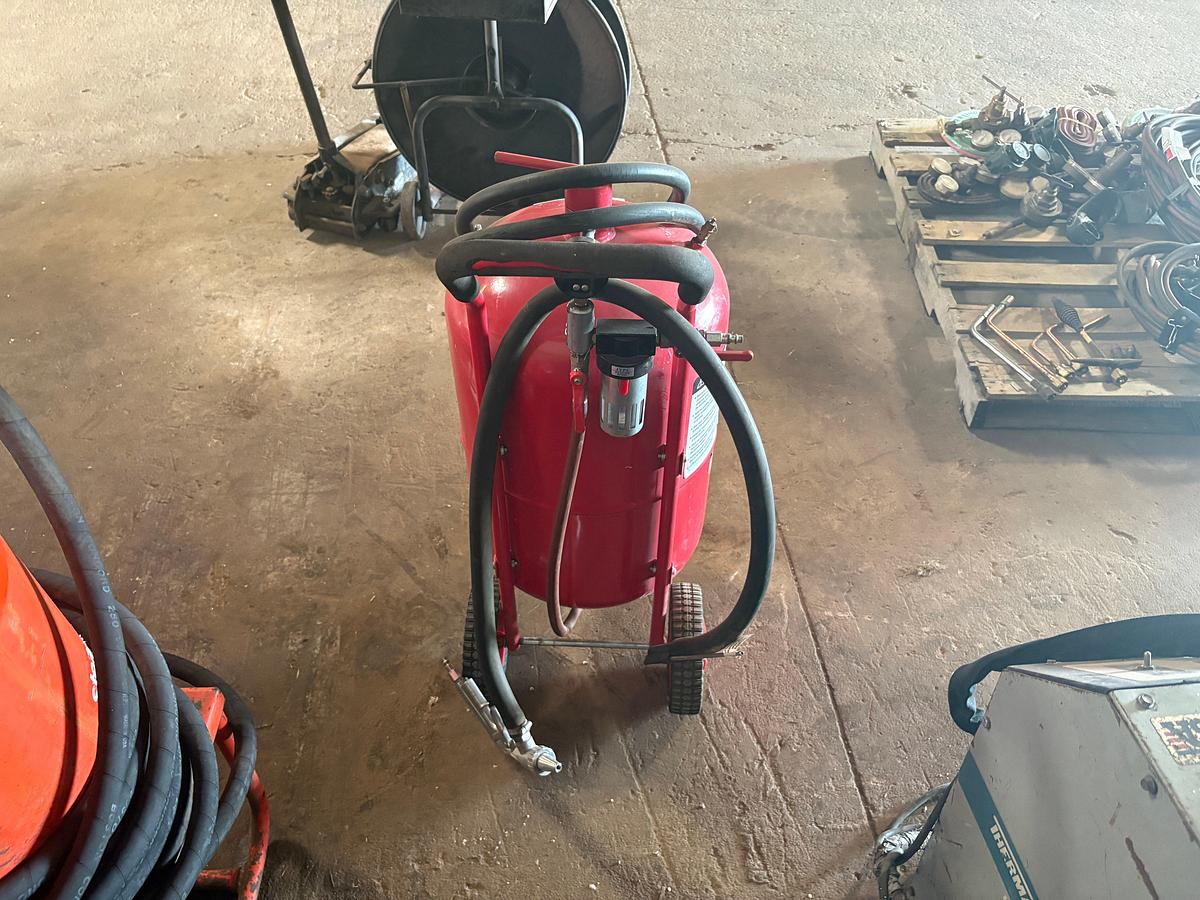 Used Jobsmart portable abrasive blaster