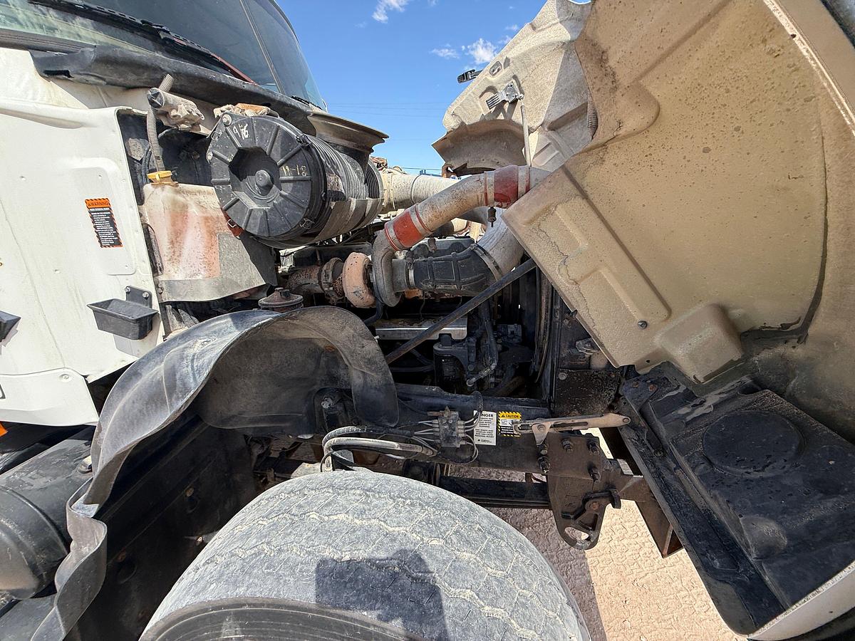 Used 2006 MACK CV713 T/A DAYCAB KILL TRUCK
