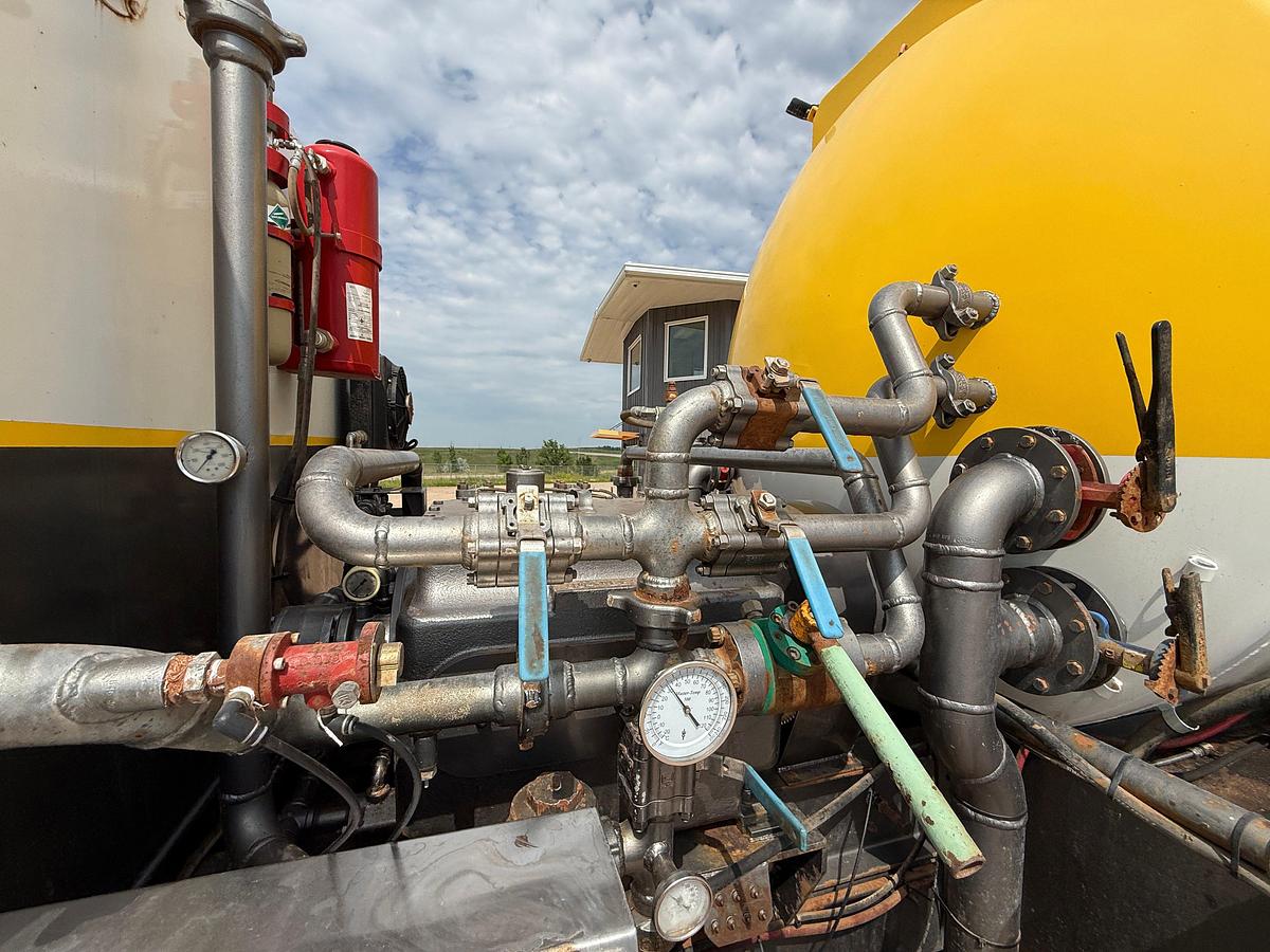 Used 2019 PETERBILT 389 T/A ENERGYFAB 5K WP HOT OIL TRUCK