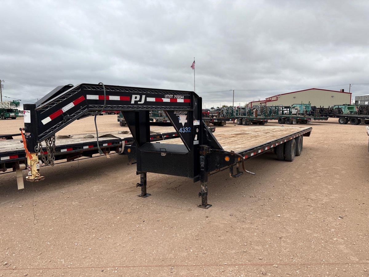 Used 2018 PJ TRAILERS 30’ X 102” T/A GOOSENECK TRAILER