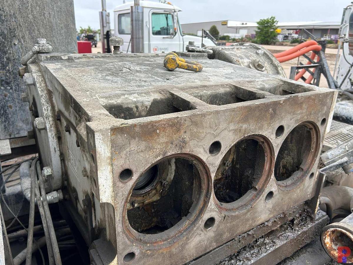 Used 2005 MACK CV513 T/A CEMENT SPM TRIPLEX PUMP TRUCK