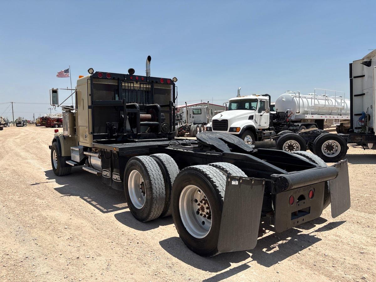 Used 1995 WESTERN STAR 4900 T/A SLEEPER CAB WINCH TRUCK