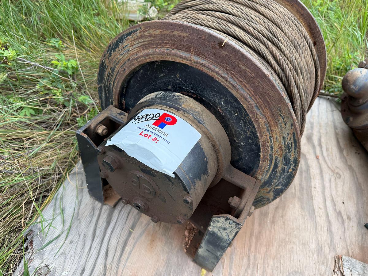 Used DP HYDRAULIC WINCH COMPLETE W/ HYD MOTOR