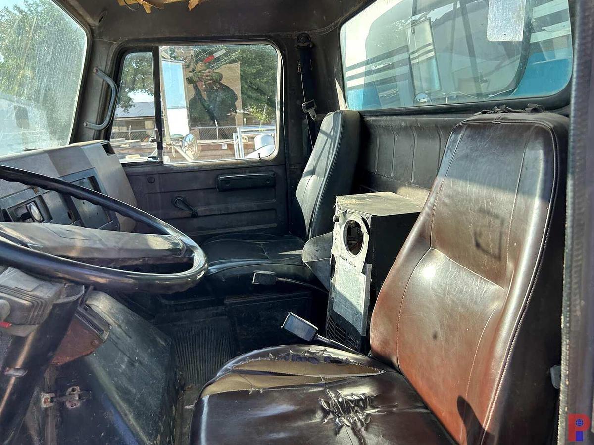 Used 1992 INTERNATIONAL S/A WIRELINE TRUCK