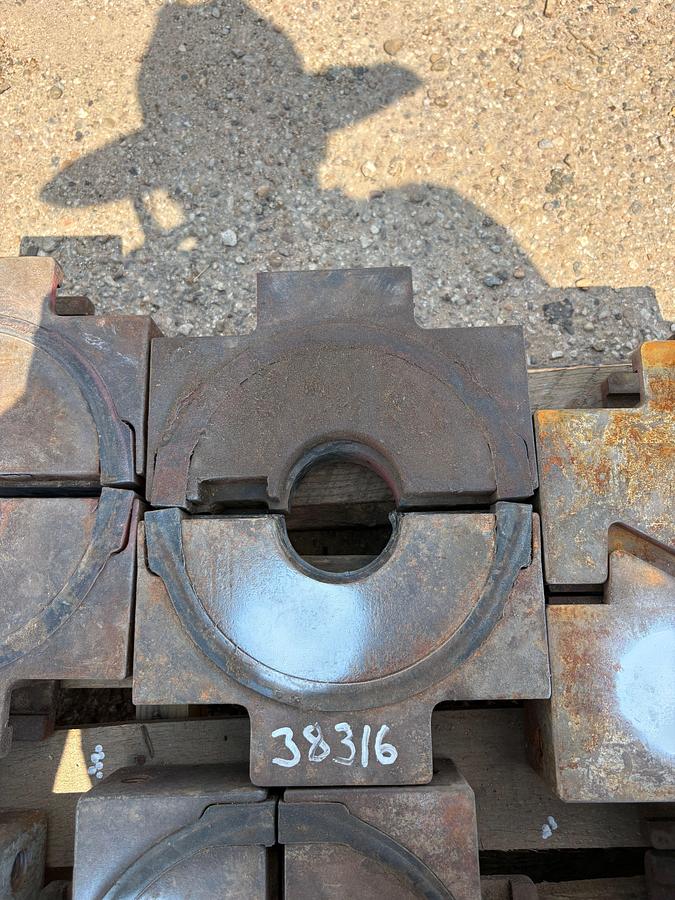 Used Set of (2) 9-1/2”W x 2-7/8” bop pipe rams
