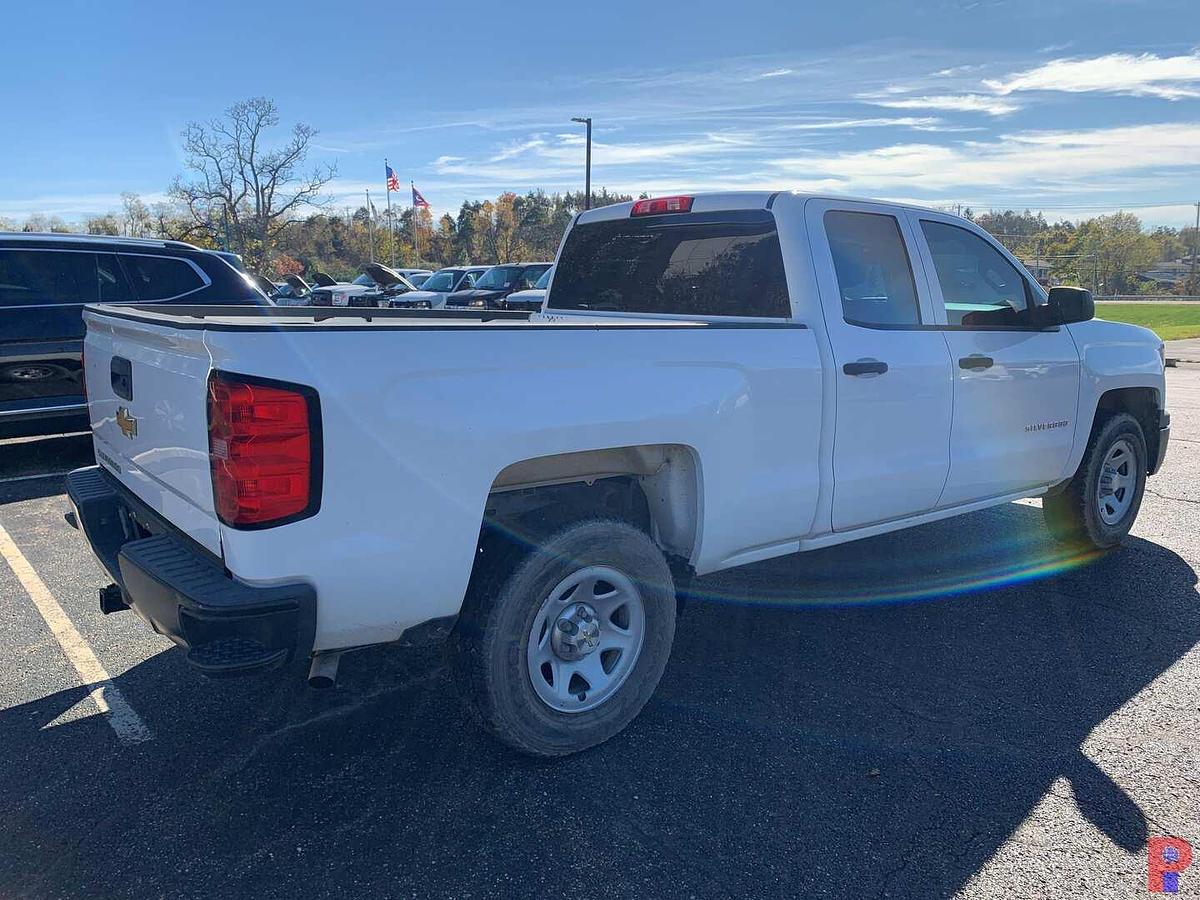 Used 2014 CHEVROLET SILVERADO 1500 4X2 CREW CAB PICKUP