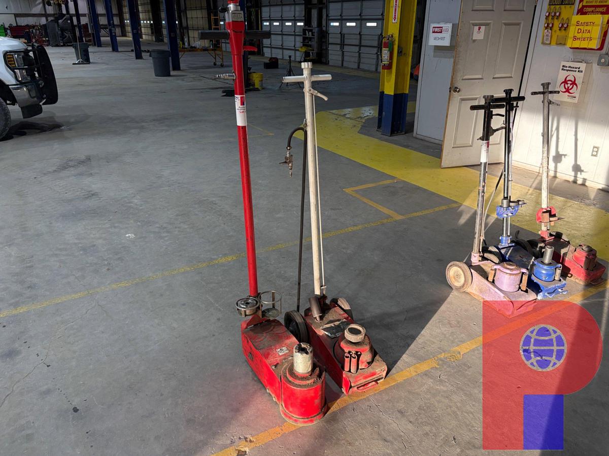 Used (2) 44-TON AIR/HYDRAULIC TRUCK JACKS