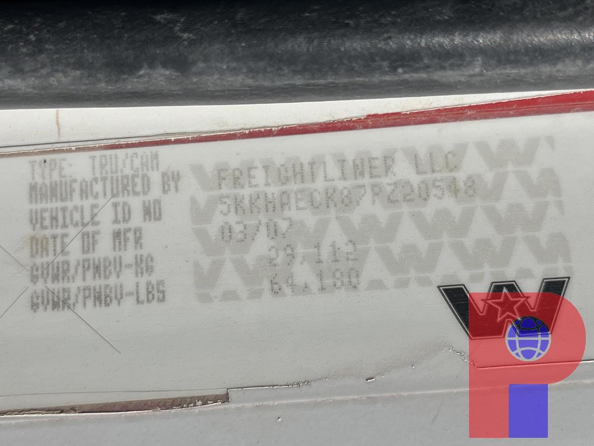 Used 2007 WESTERN STAR 4900 SF T/A DAYCAB WINCH TRUCK