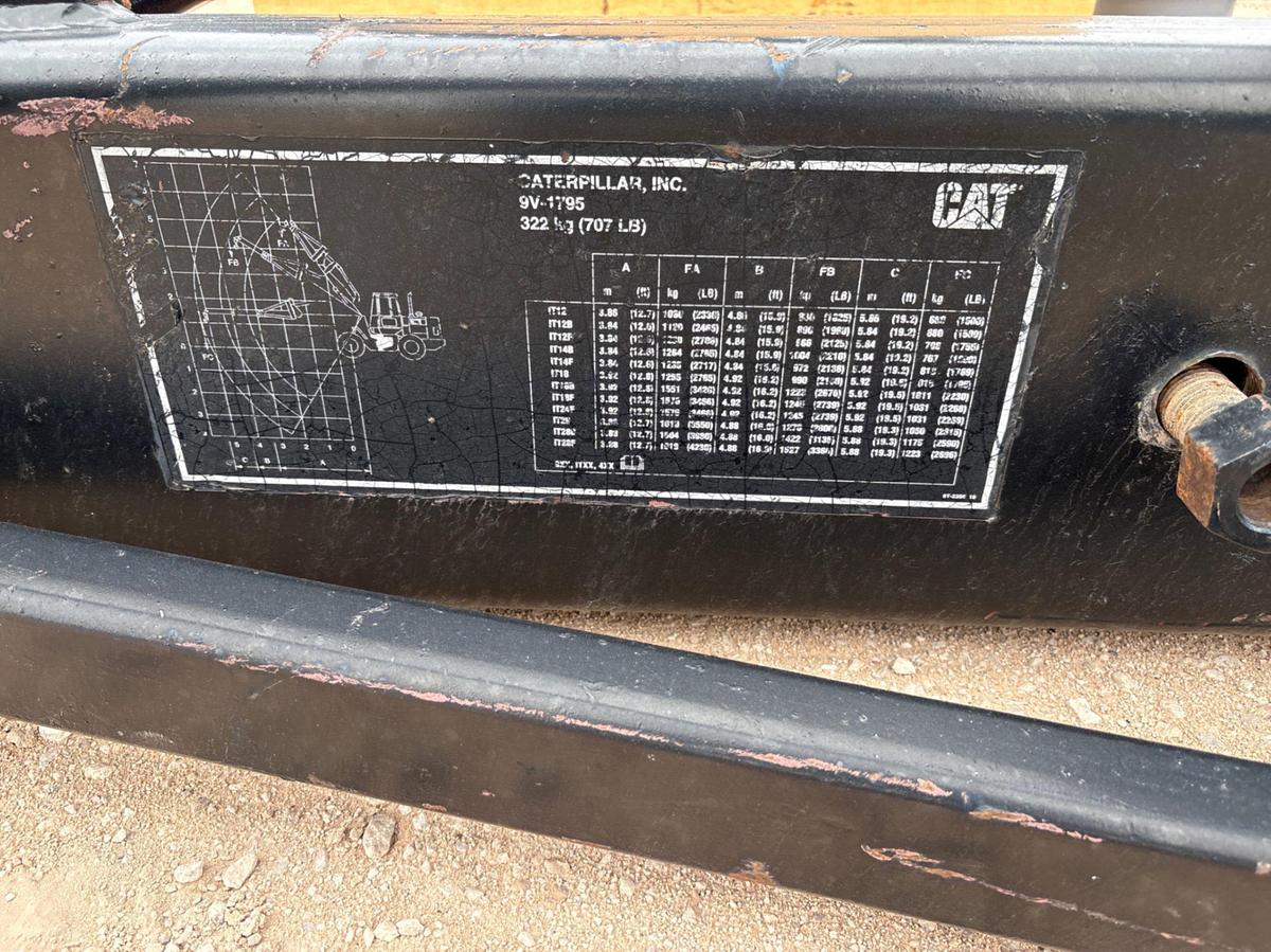 Used Caterpillar 9V-1795 telescoping jib for wheel loader