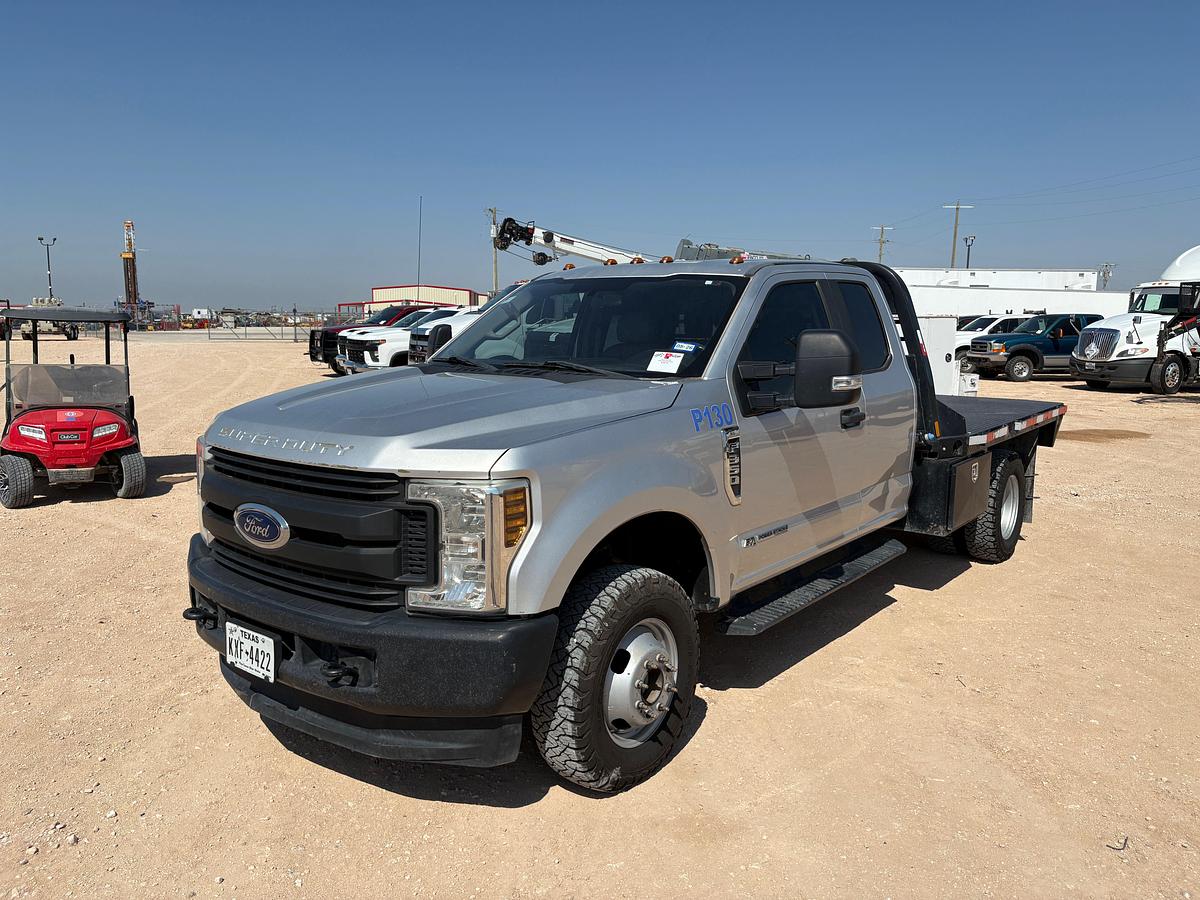 Used 2018 FORD F-350 SUPER DUTY EXTENDED CAB FLATBED TRUCK