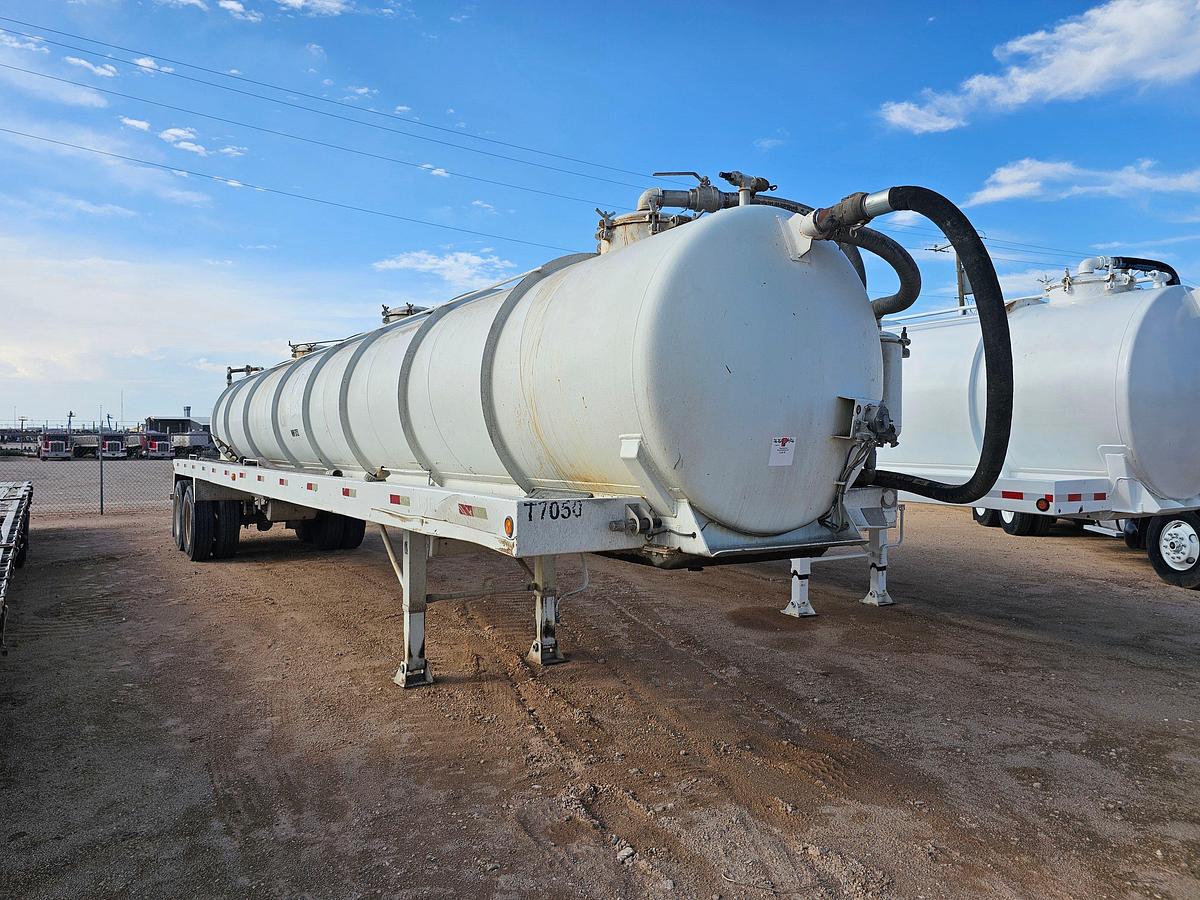 Used 2009 TROXELL 130BBL T/A VACUUM TRAILER (New Liner 8/2023)