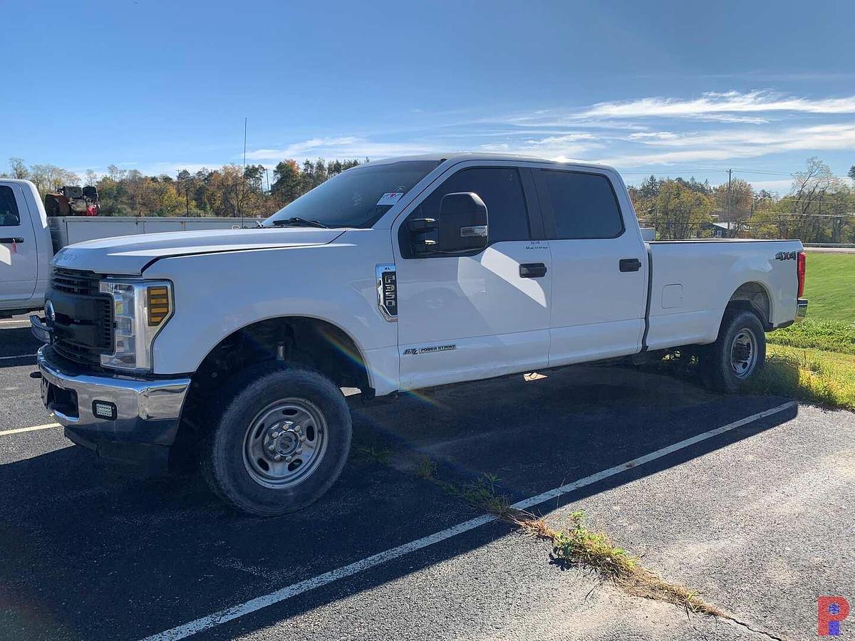 Used 2017 FORD F-350 SUPER DUTY XL CREW CAB 4X4 PICKUP